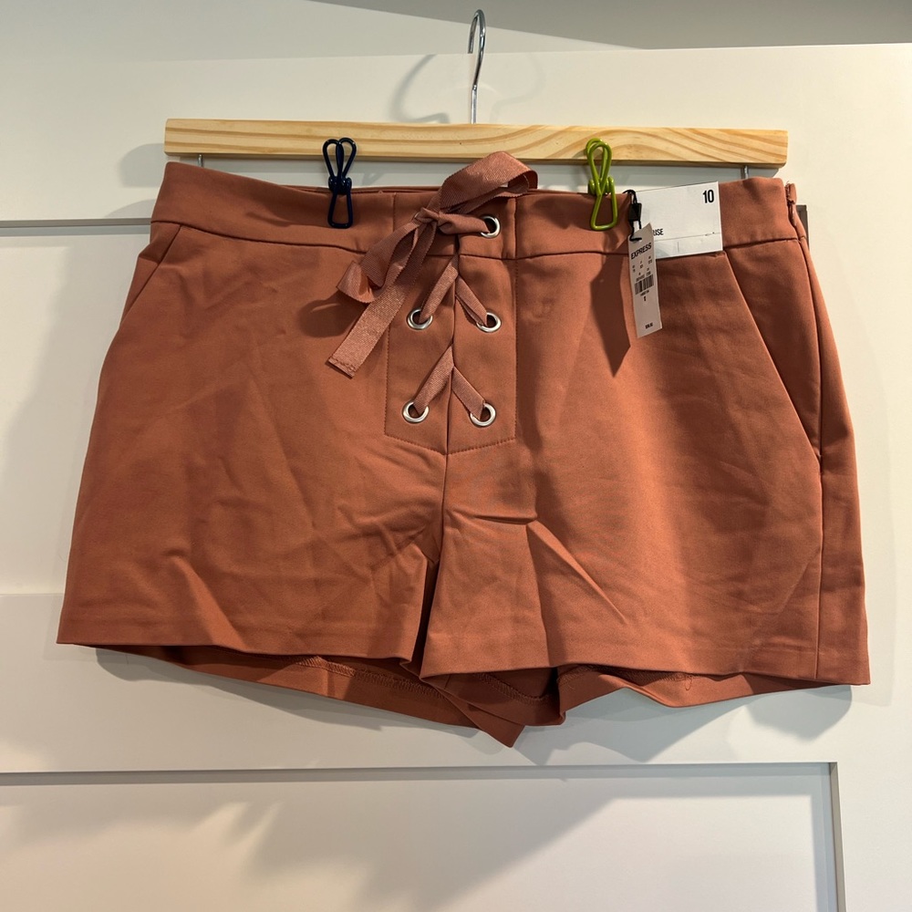 EXPRESS Dusty pink business casual shorts, size 10.